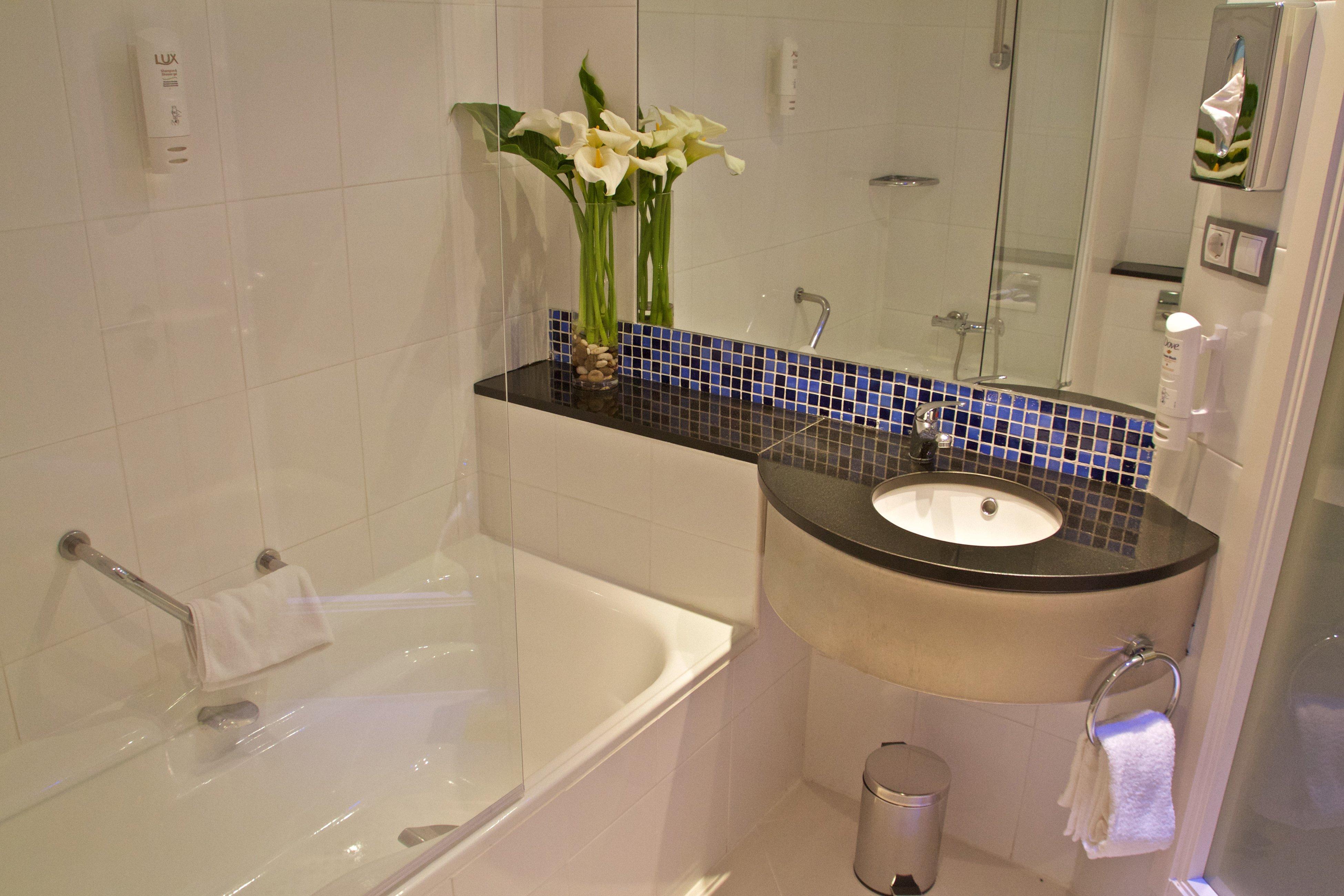 Holiday Inn Express Campo De Gibraltar-Barrios By Ihg Los Barrios Bagian luar foto