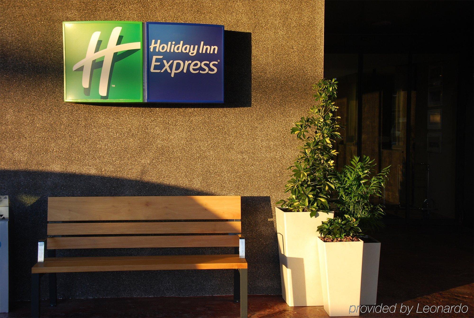 Holiday Inn Express Campo De Gibraltar-Barrios, An Ihg Hotel Los Barrios Bagian luar foto